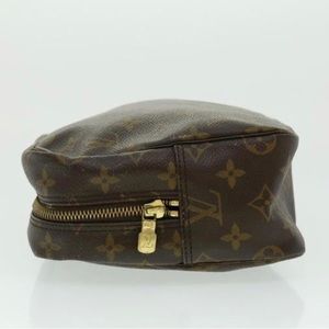 Louis Vuitton
Trousse Toiletry Pouch Monogram Canvas 28 M47523